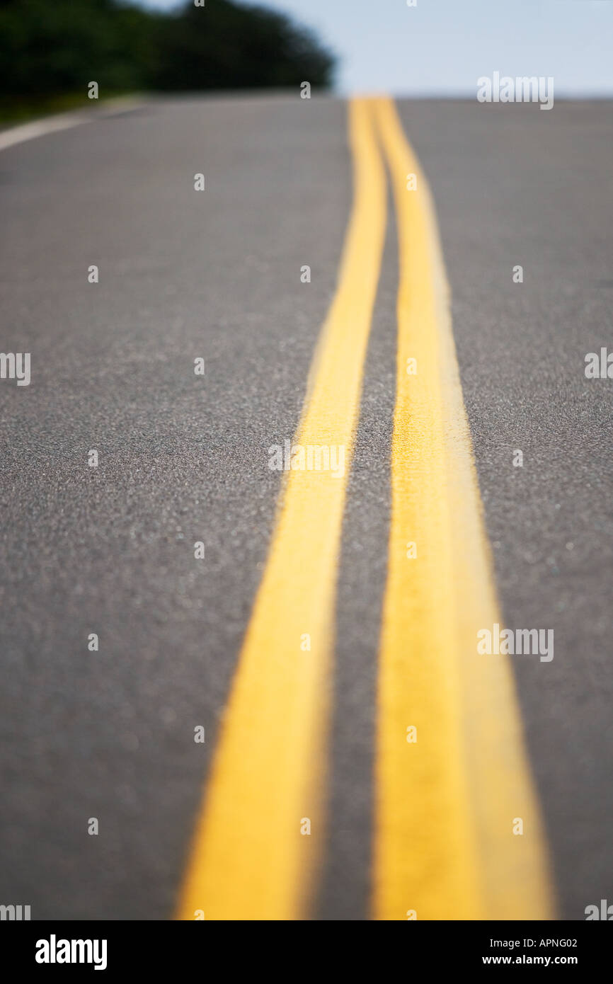 Yellow road markings hires stock photography and images Alamy