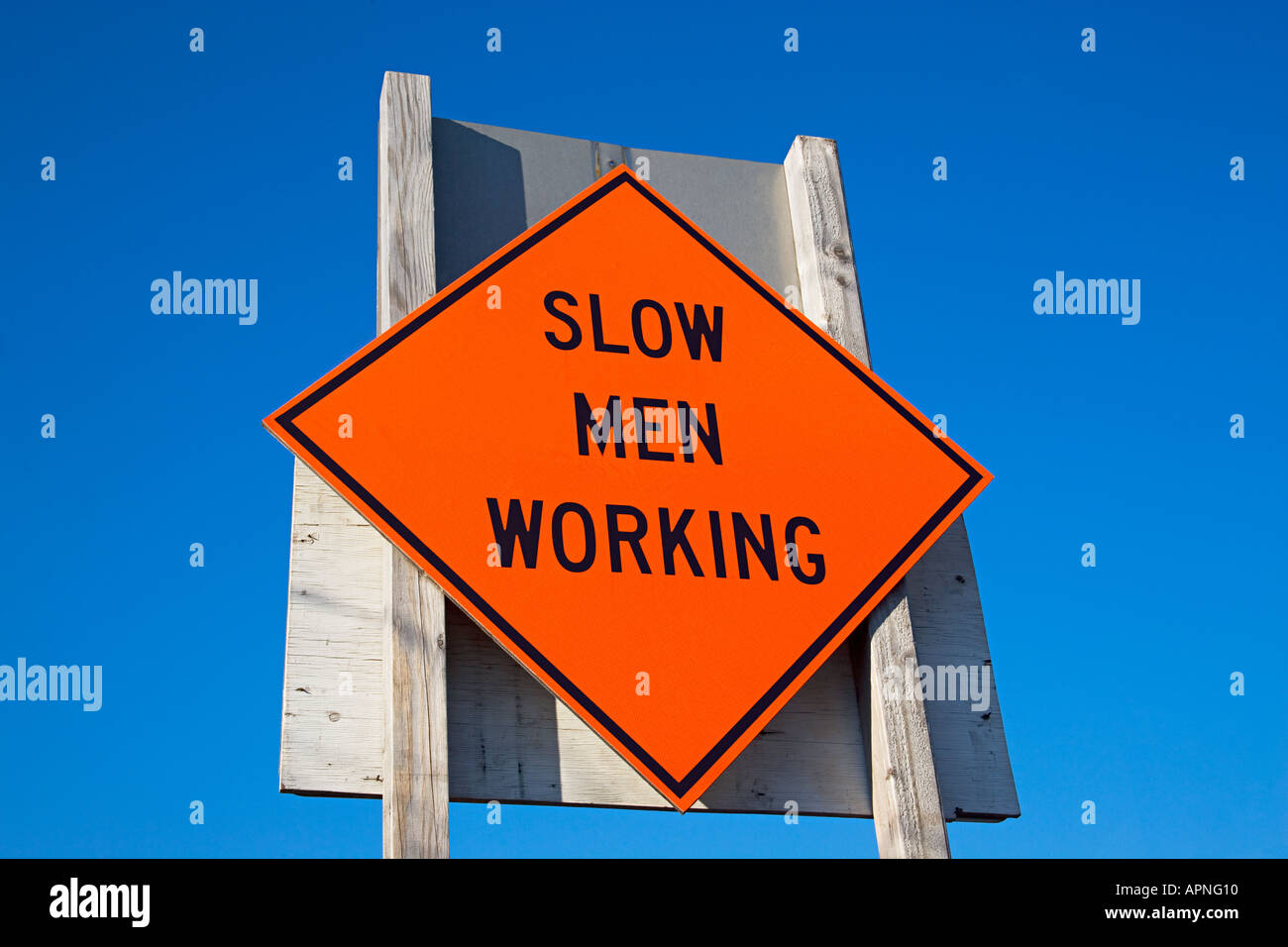 в каске поп арт. Man sign. Please drive slowly sign. картинка drive slowly funny. знак рекламы.