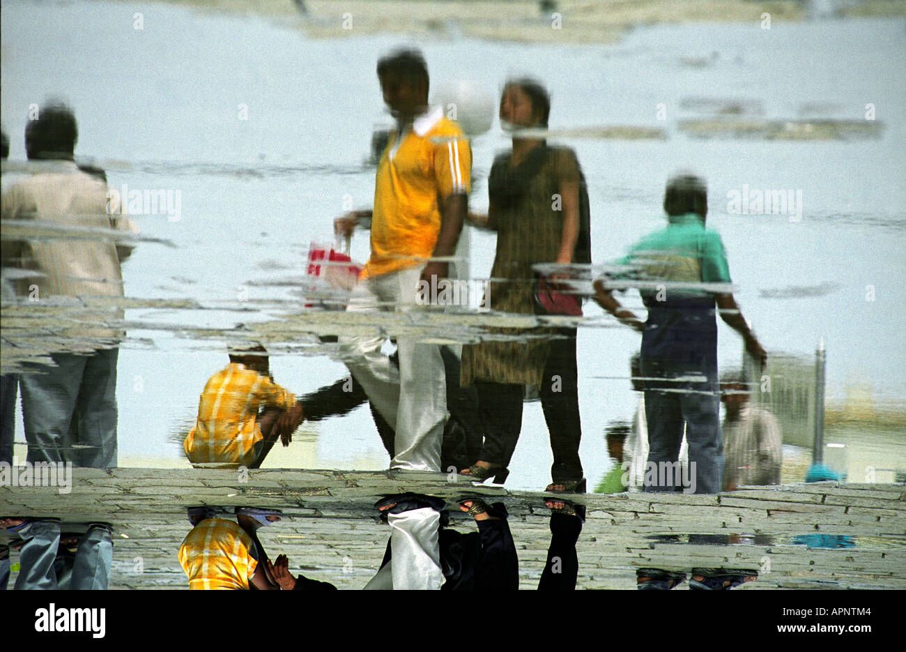 INDIA MUMBAI BOMBAY COLABA AREA AT INDIA GATE Stock Photo - Alamy