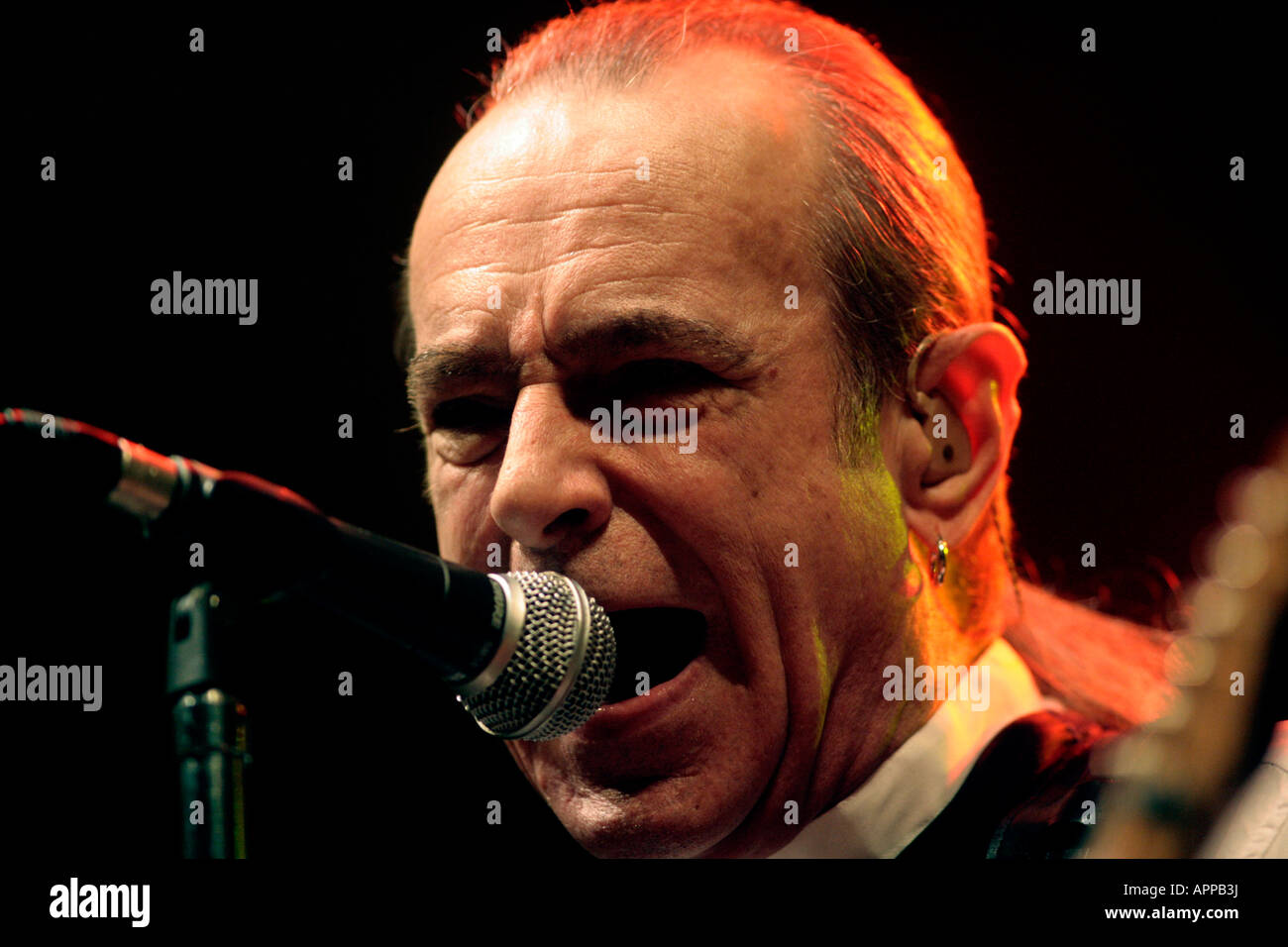 Status Quo at the Nottingham Indoor Arena. Francis Rossi the lead