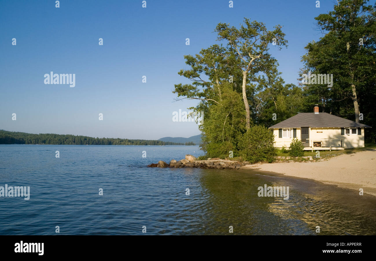 House at edge of Squam Lake in New Hampshire Stock Photo Alamy