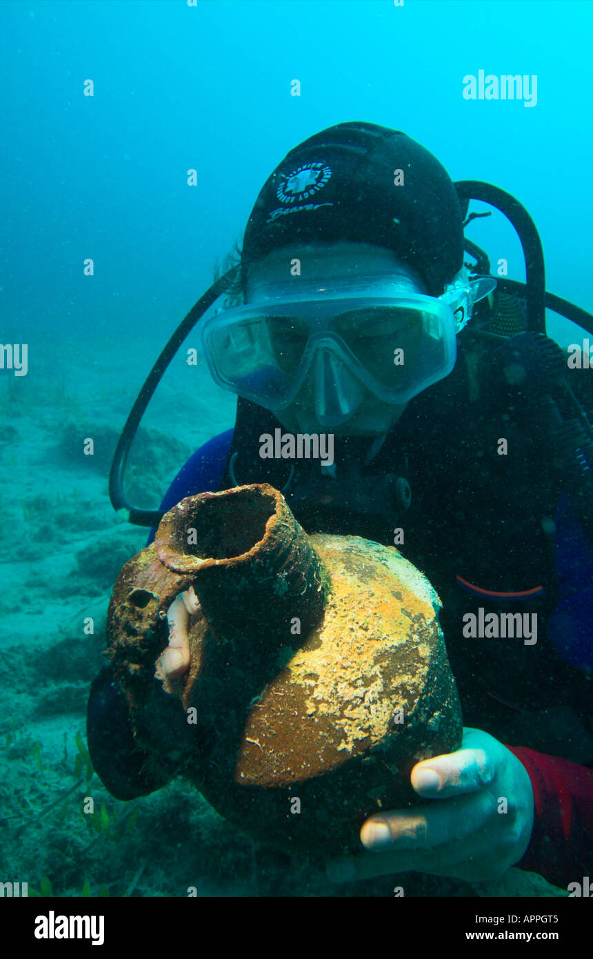 Amphora of the ancient ship hires stock photography and images Alamy