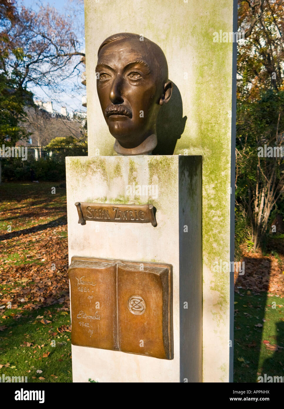 Bronze bust of Austrian novelist and playwright Stefan Zweig in 'Jardin du Luxembourg' Paris France Europe Stock Photo