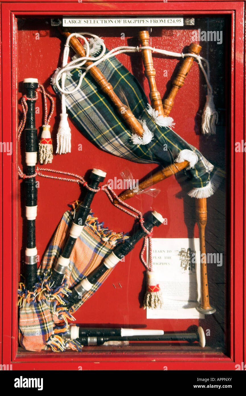 Edinburgh bagpipes shop hires stock photography and images Alamy