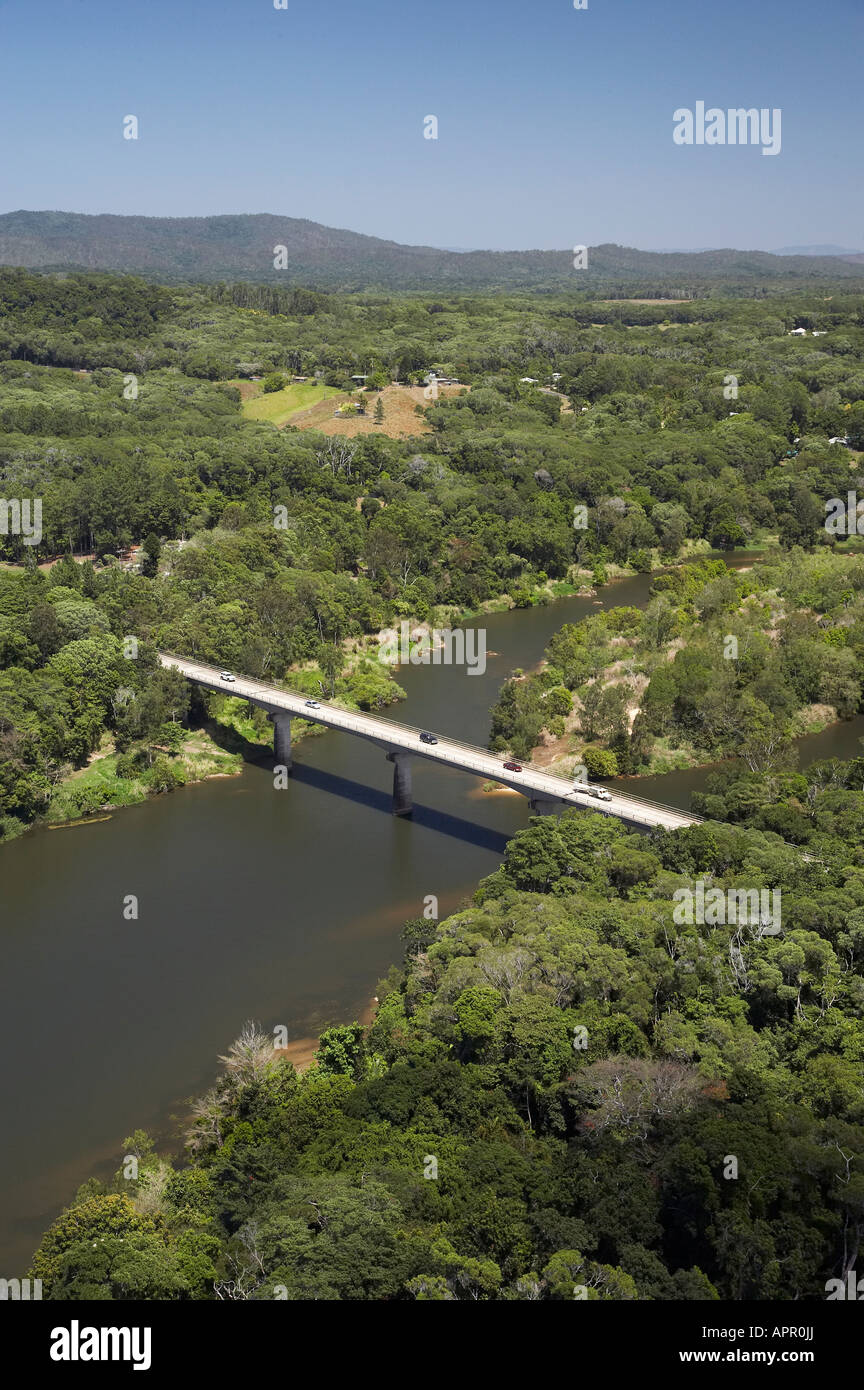 File:Dreamworl Parkway bridge over Coomera River in Oxenford,  Queensland.jpg - Wikimedia Commons
