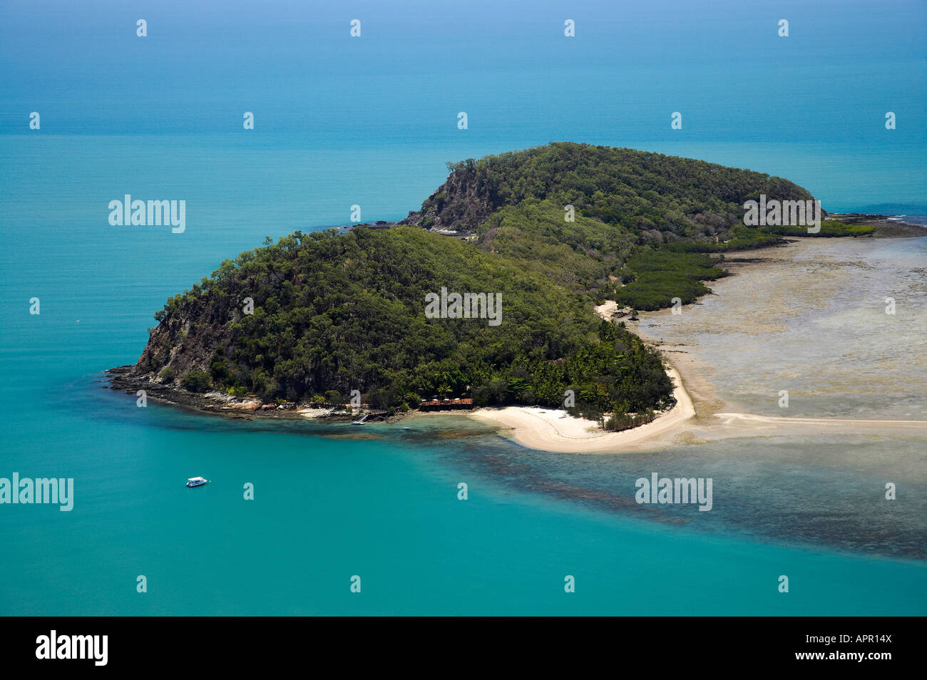 double-island-palm-cove-queensland-an-island-lost-in-44-off
