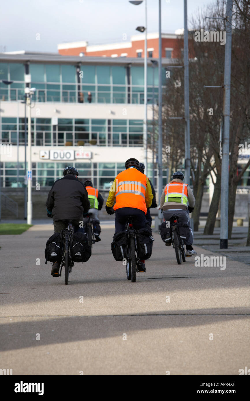 High visibility cycling wear hires stock photography and images Alamy
