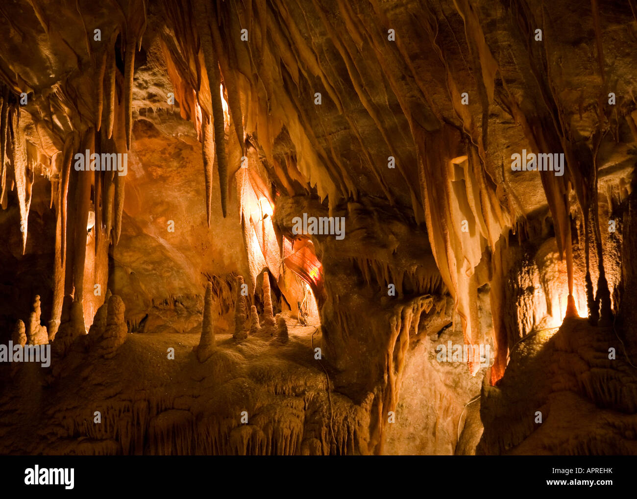 Stalactites and stalagmites in the Jenolan Caves, Blue Mountains ...