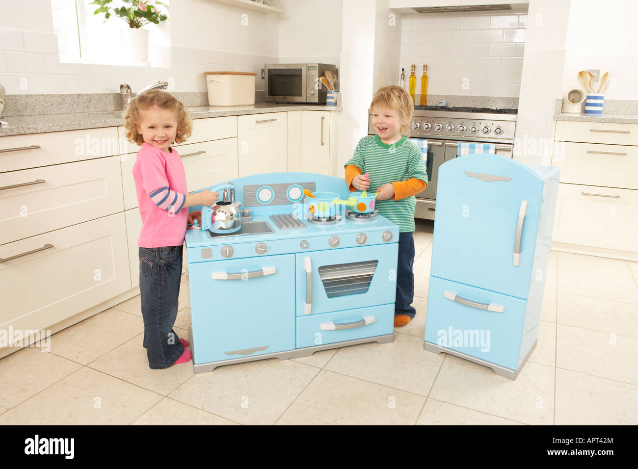 toy kitchen set boy