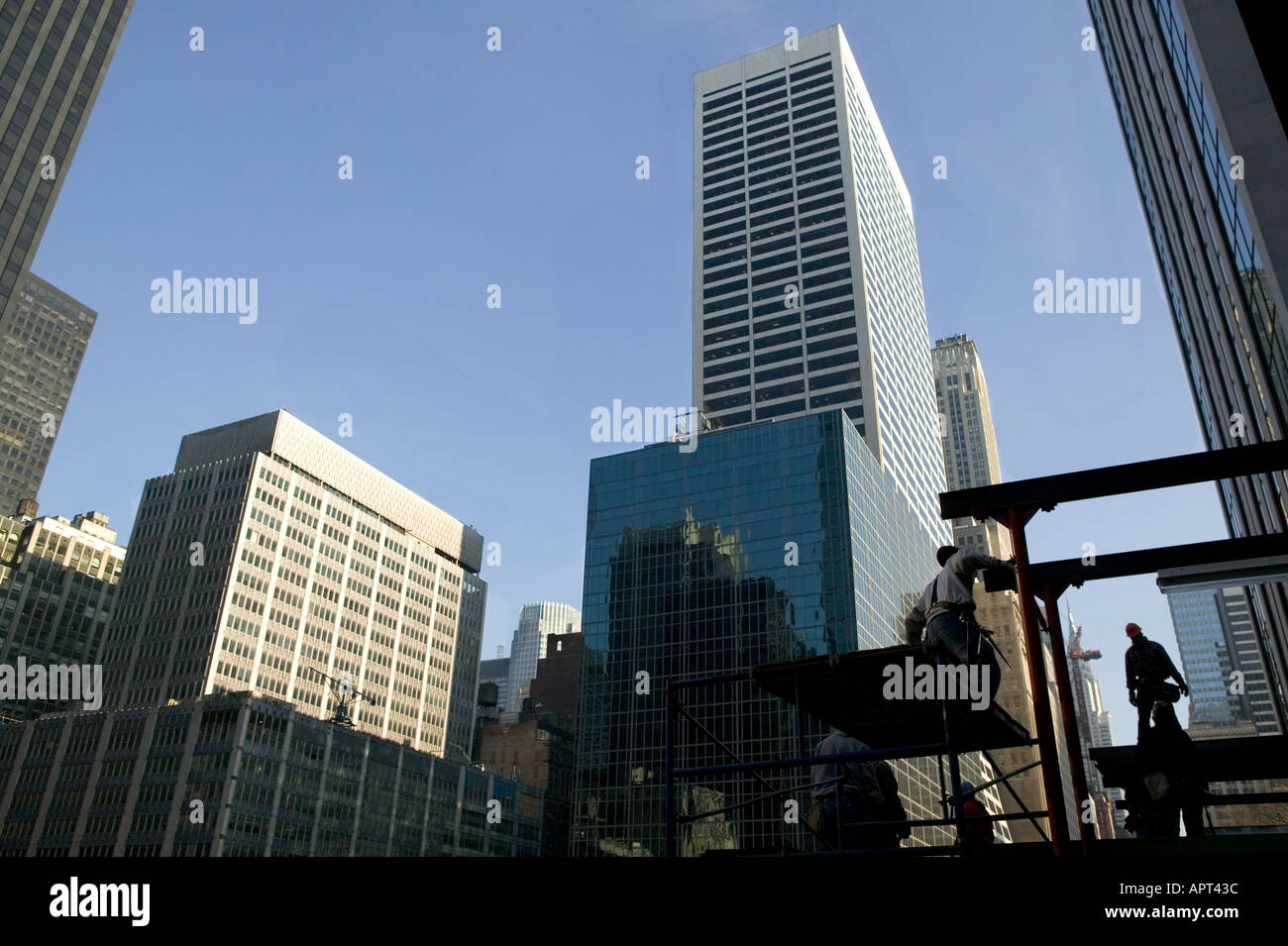 Towering scaffolding hi-res stock photography and images - Alamy