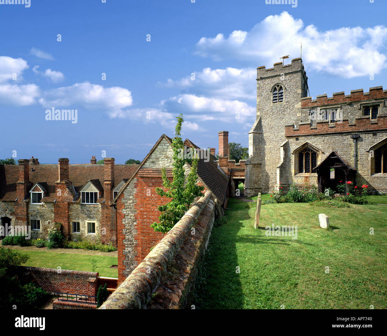 GB - OXFORDSHIRE: St Mary's Church and Almshouses at Ewelme Stock Photo