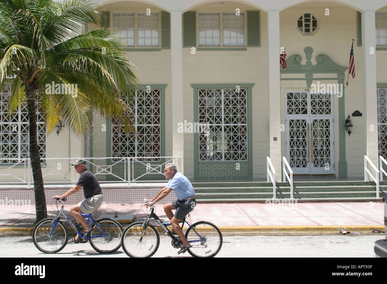 Miami Beach Florida,South Beach,Ocean Drive,Betsy Ross,hotel hotels lodging inn motel motels,taped windows,weather,Hurricane Frances approaches,cyclis Stock Photo