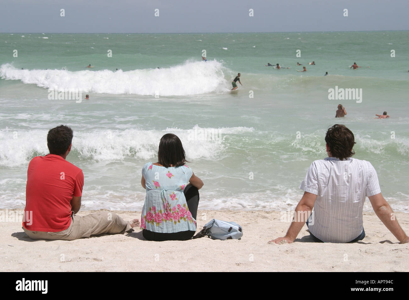 Miami Beach Floridaatlantic Shoreshorelinecoastcoastlineseashorecoastcurious Crowds 0199