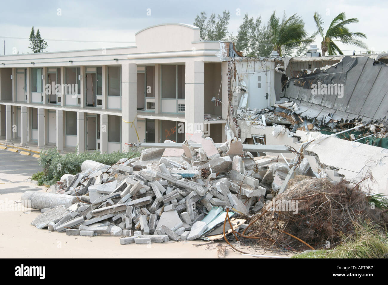 Florida Singer Riviera Beach Hurricane Frances damage motel collapsed
