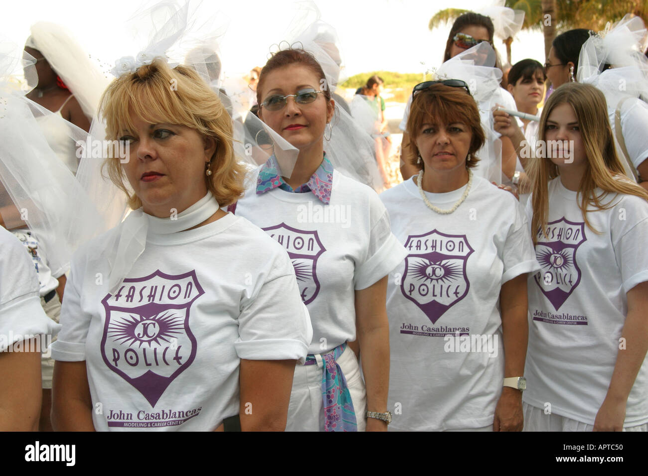 Crowd of domestic violence hi-res stock photography and images - Alamy