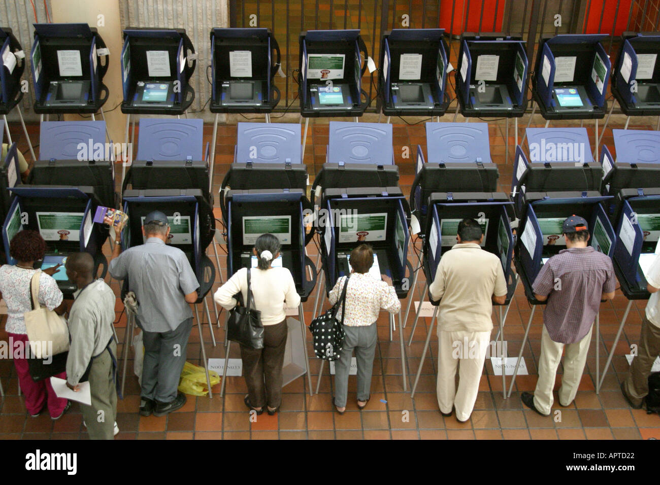 Touch screen voting machines hires stock photography and images Alamy