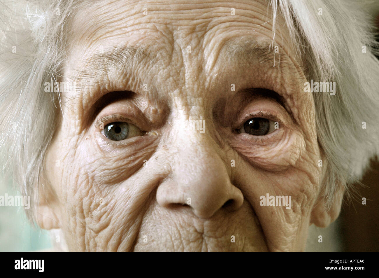 Sad lady sitting hi-res stock photography and images - Alamy