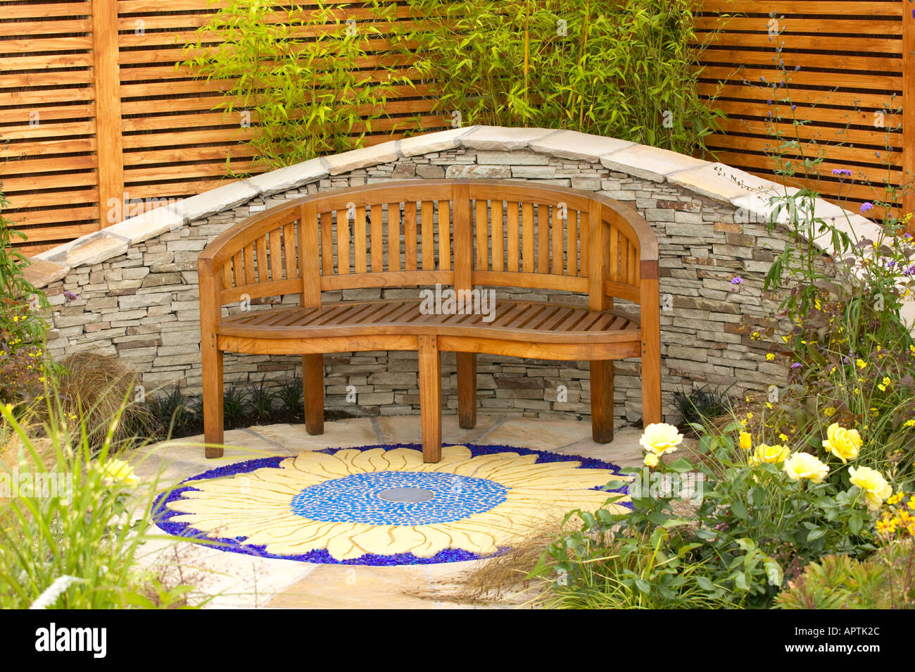 Wooden Circular Garden Bench Stock Photos Wooden Circular Garden