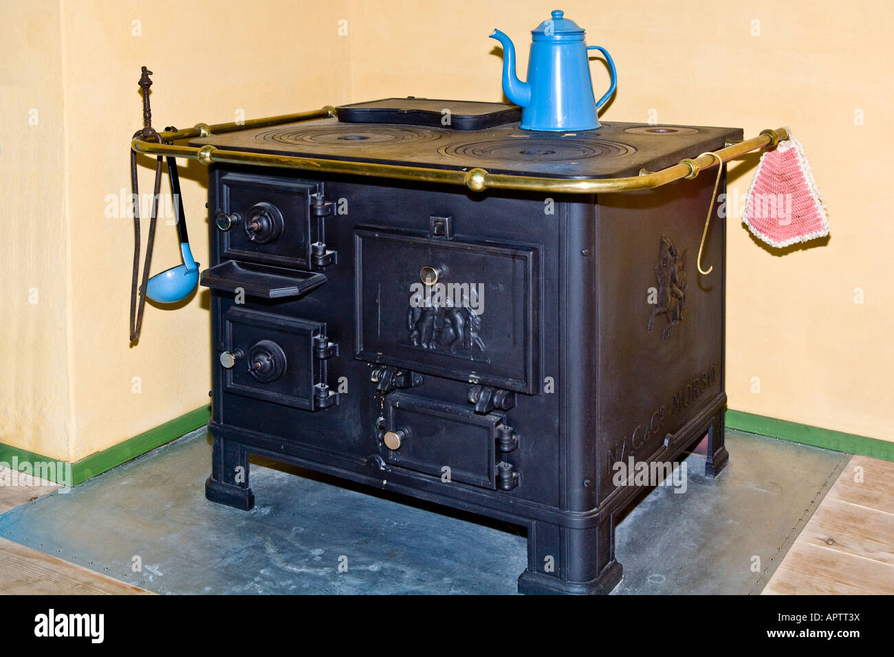 Old woodburning kitchen range Stock Photo Alamy