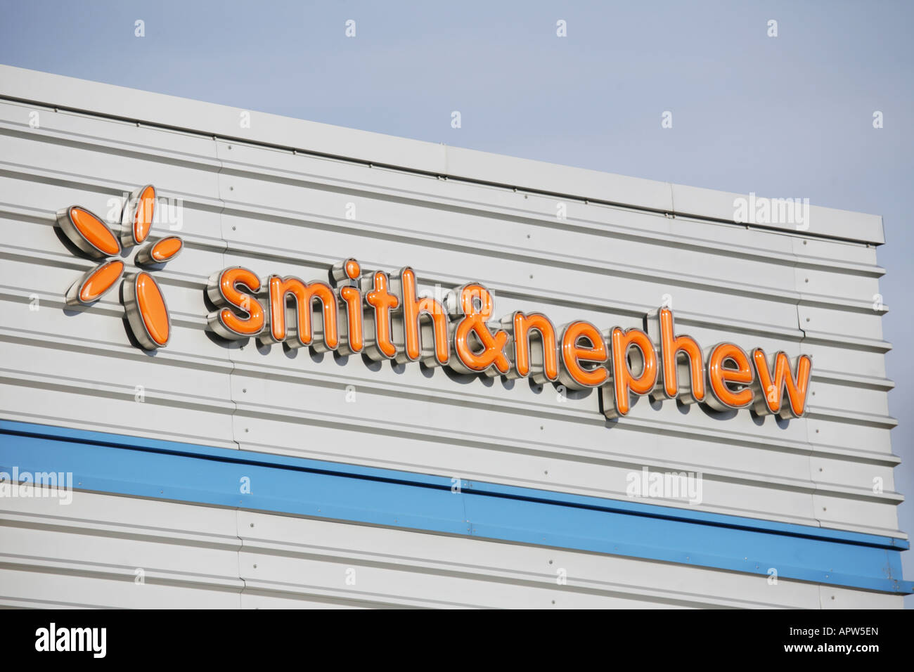 Smith nephew company logo hires stock photography and images Alamy