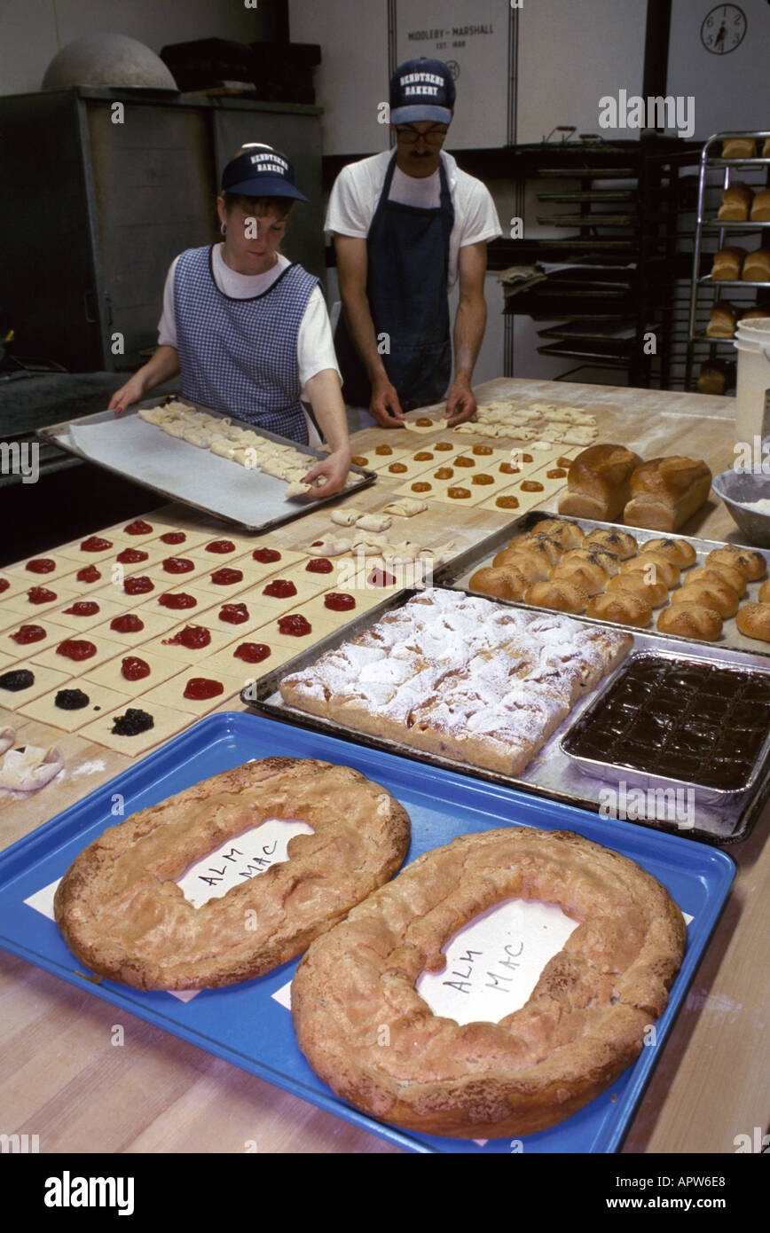 Wisconsin,Upper Midwest,Racine County,Racine,Bendtsen's Bakery,workers