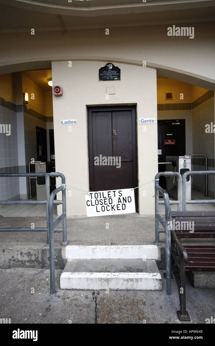 Toilet closed sign hi-res stock photography and images - Alamy