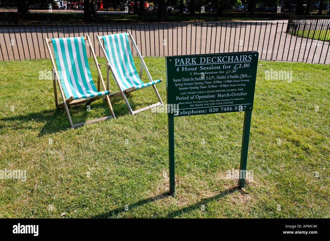 Deck chairs for hire hi-res stock photography and images - Alamy