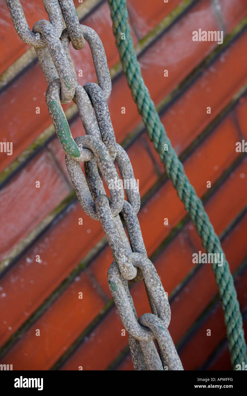 Rope and chain hi-res stock photography and images - Alamy
