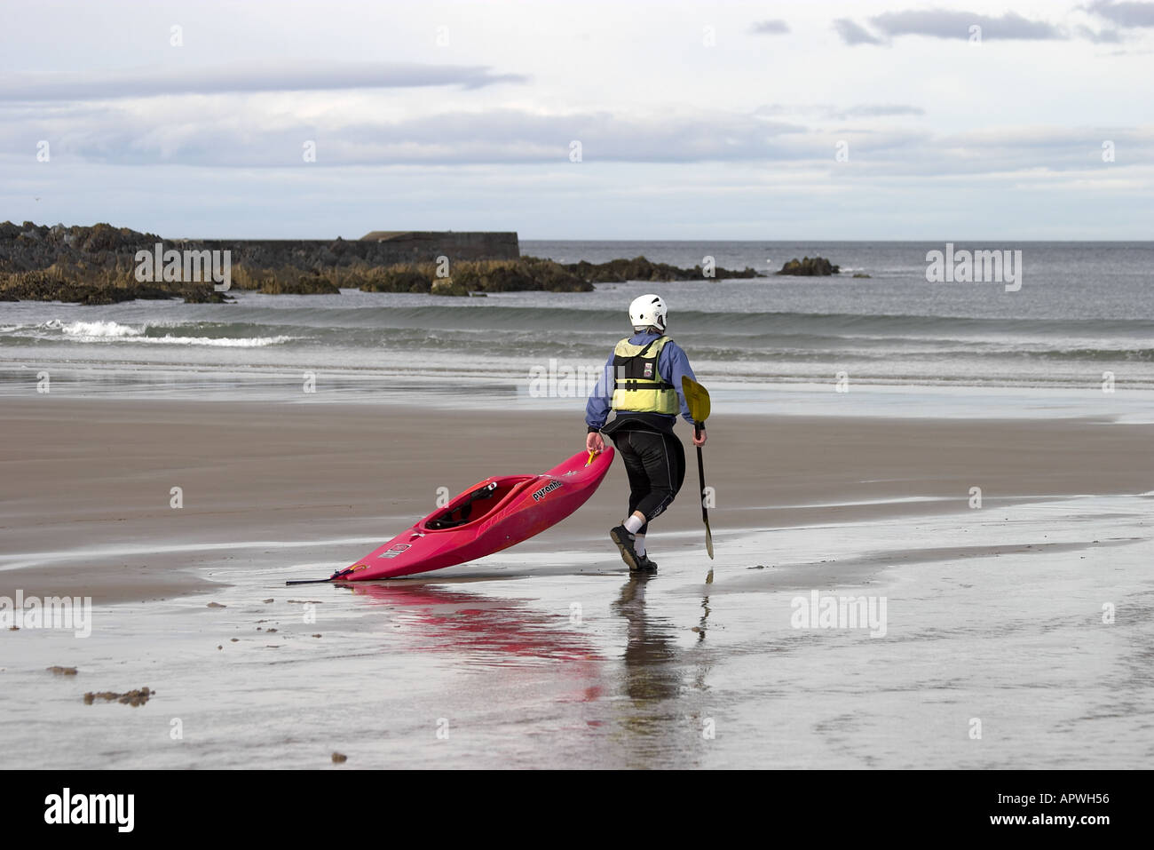 Dragging canoe hires stock photography and images Alamy