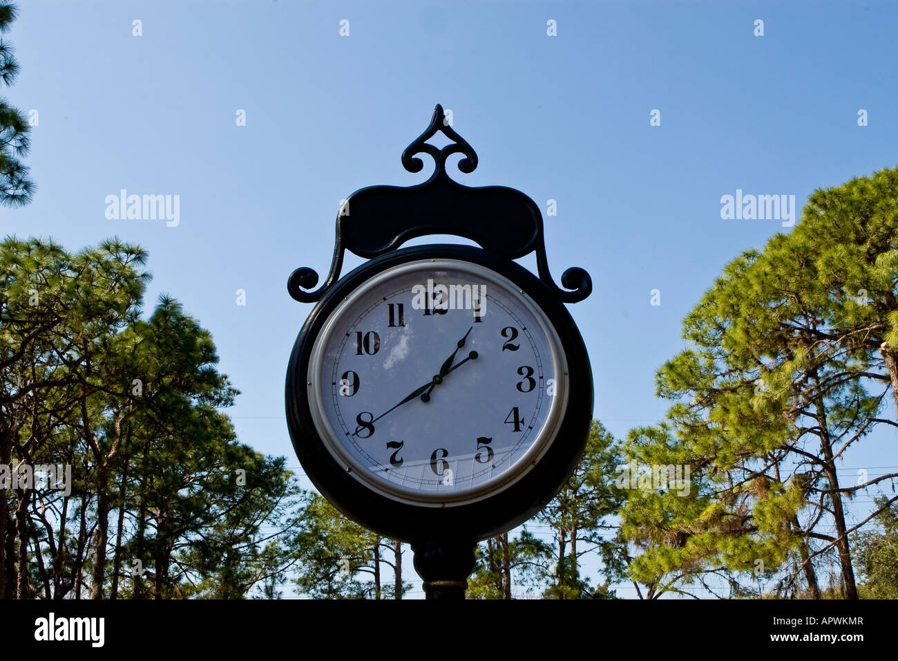Outdoor antique pole clock hires stock photography and images Alamy