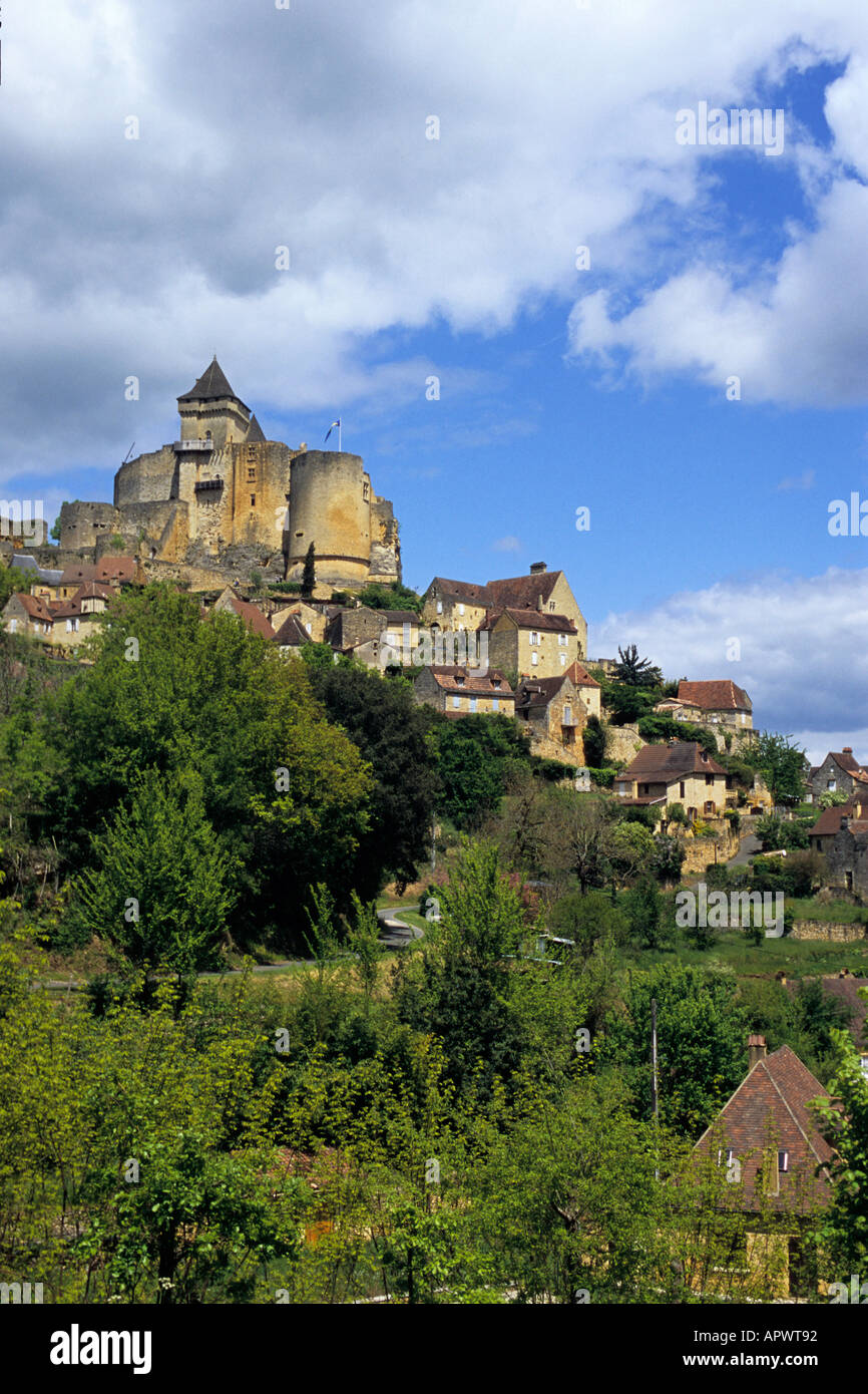 Dordogne, France. Castelnaud fortified medieval castle on the Dordogne ...