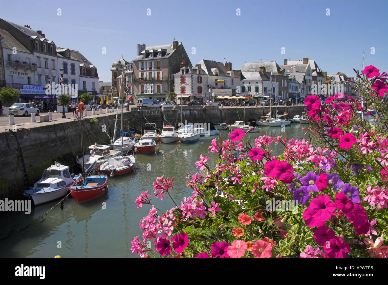 The harbour at Le Croisic, Brittany, France Stock Photo - Alamy