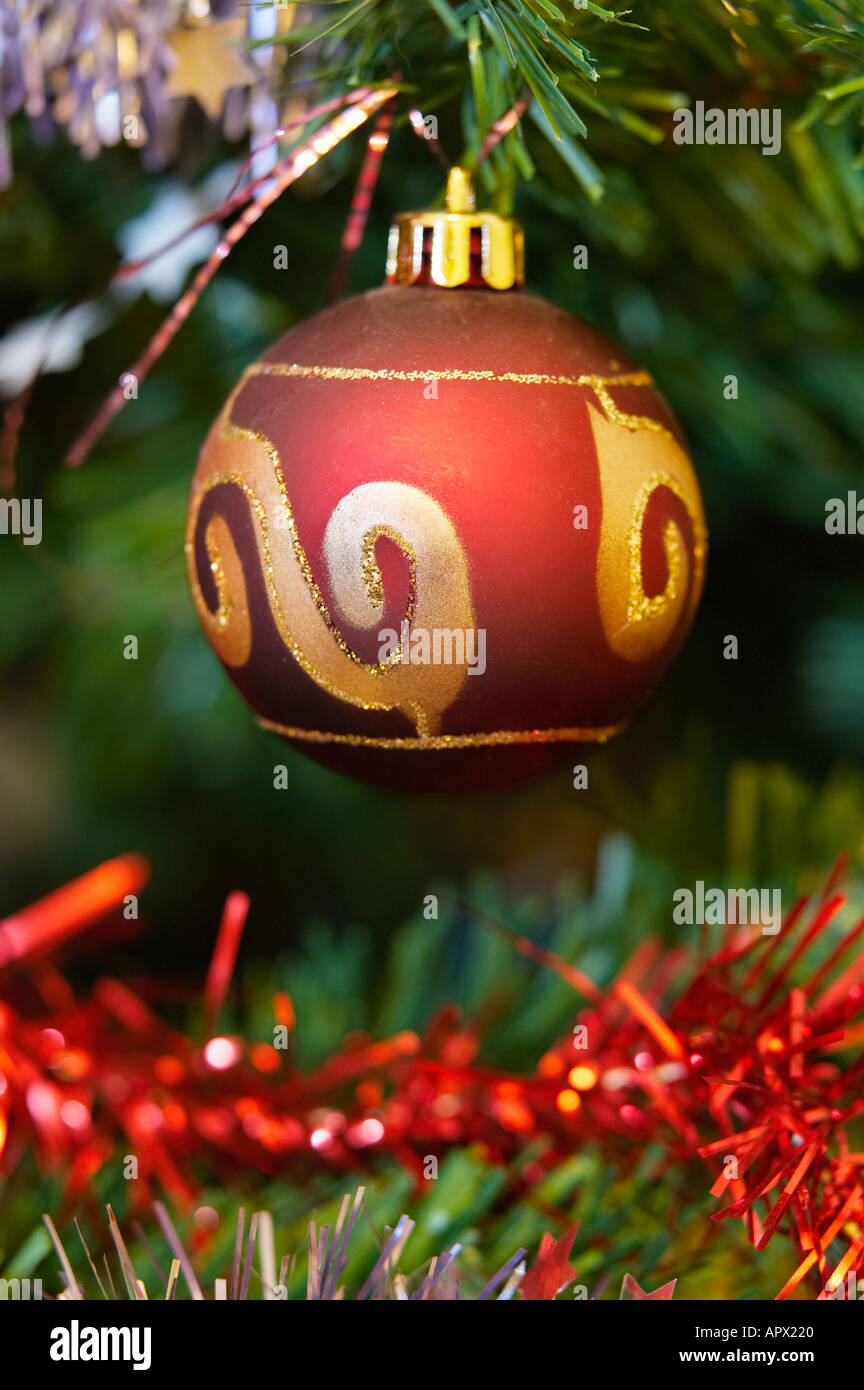 Gold tree decorations hi-res stock photography and images - Alamy