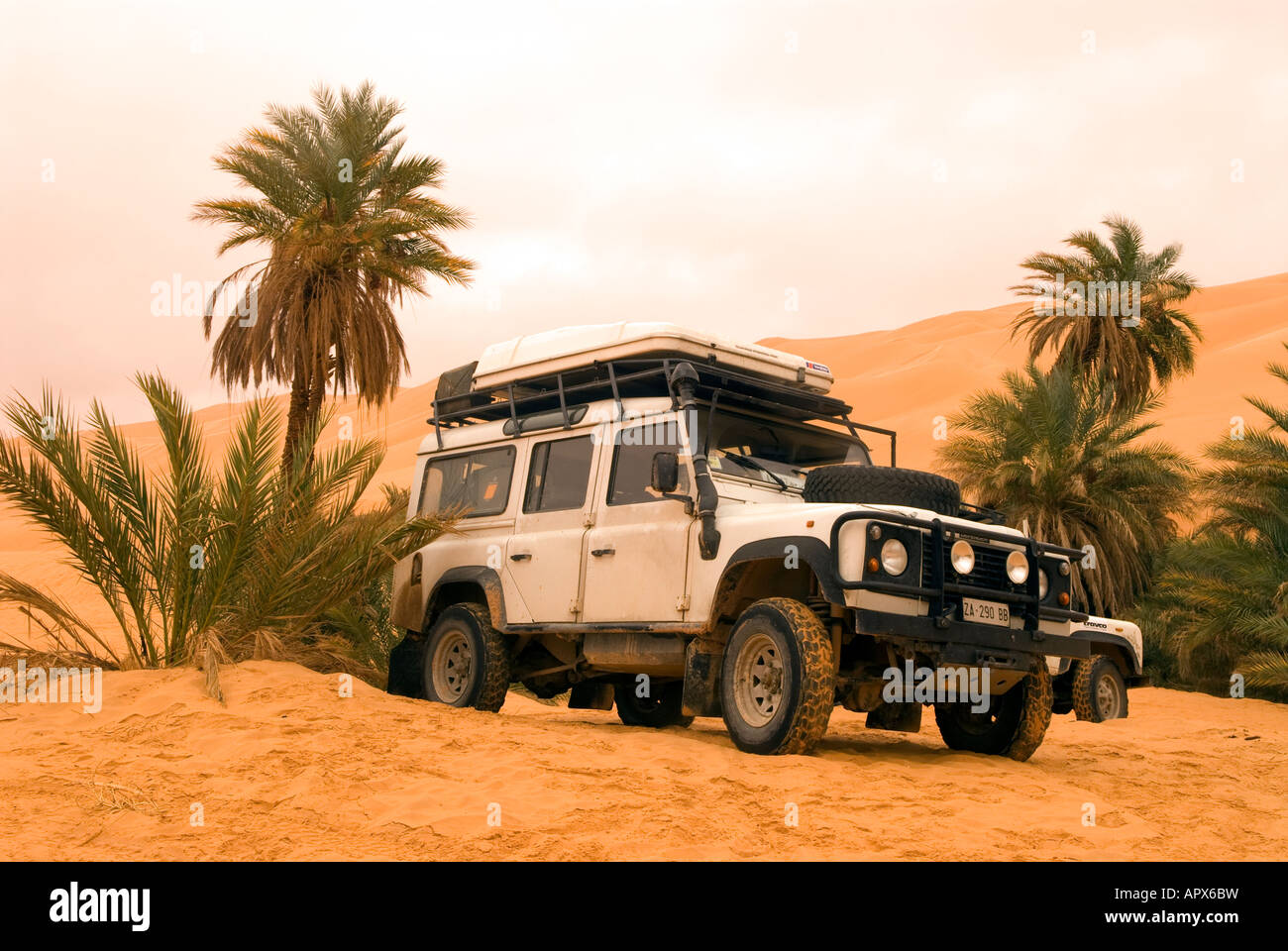 4WD car at the Ubari Lakes Sahara Libya Stock Photo