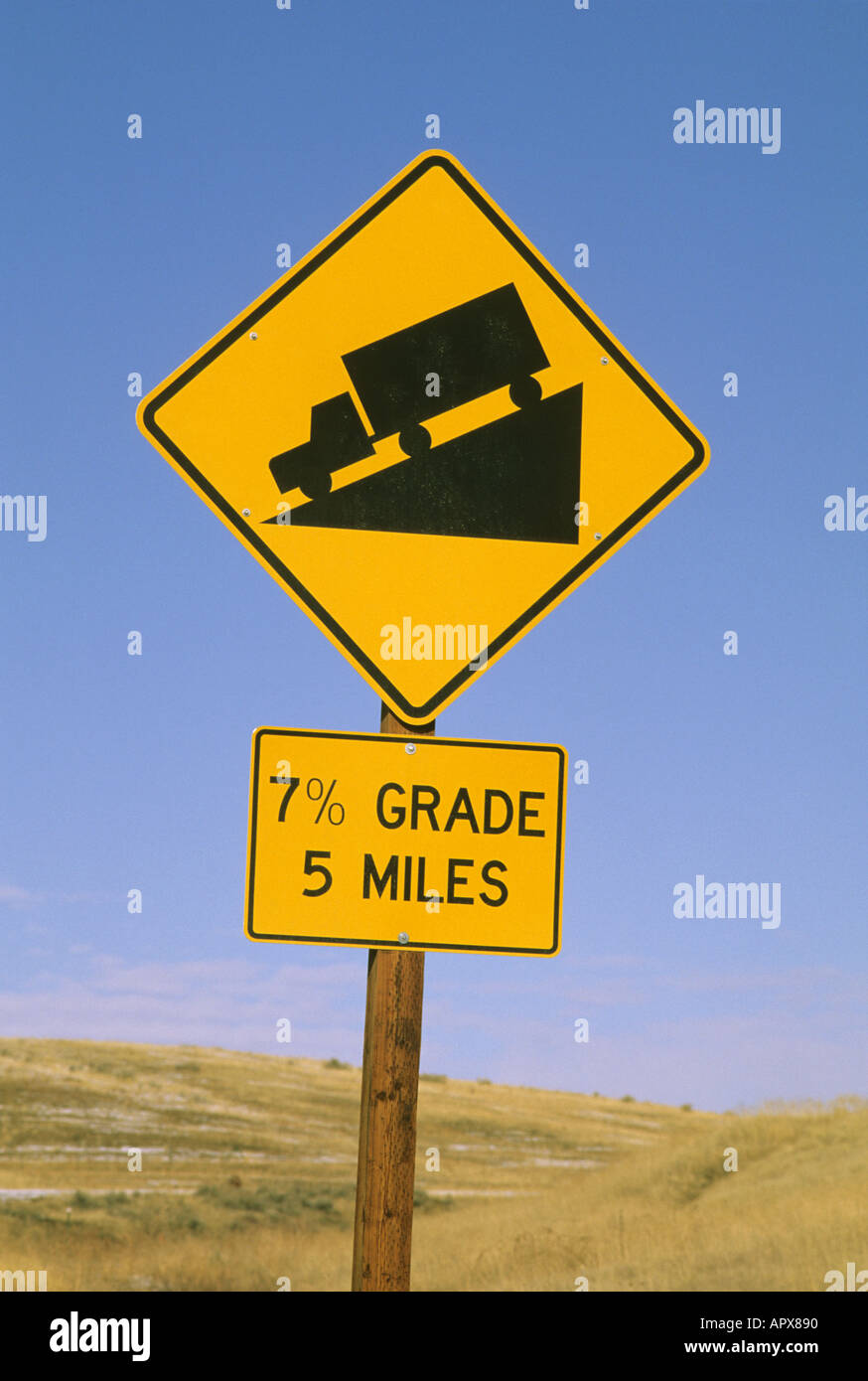Highway advisory sign for 7 hill gradation Stock Photo Alamy