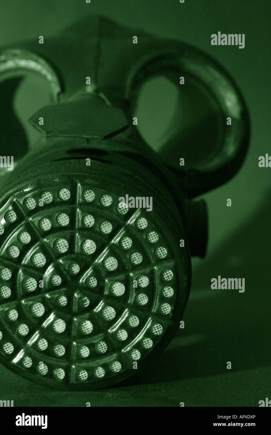 Ww2 gas mask hi-res stock photography and images - Alamy