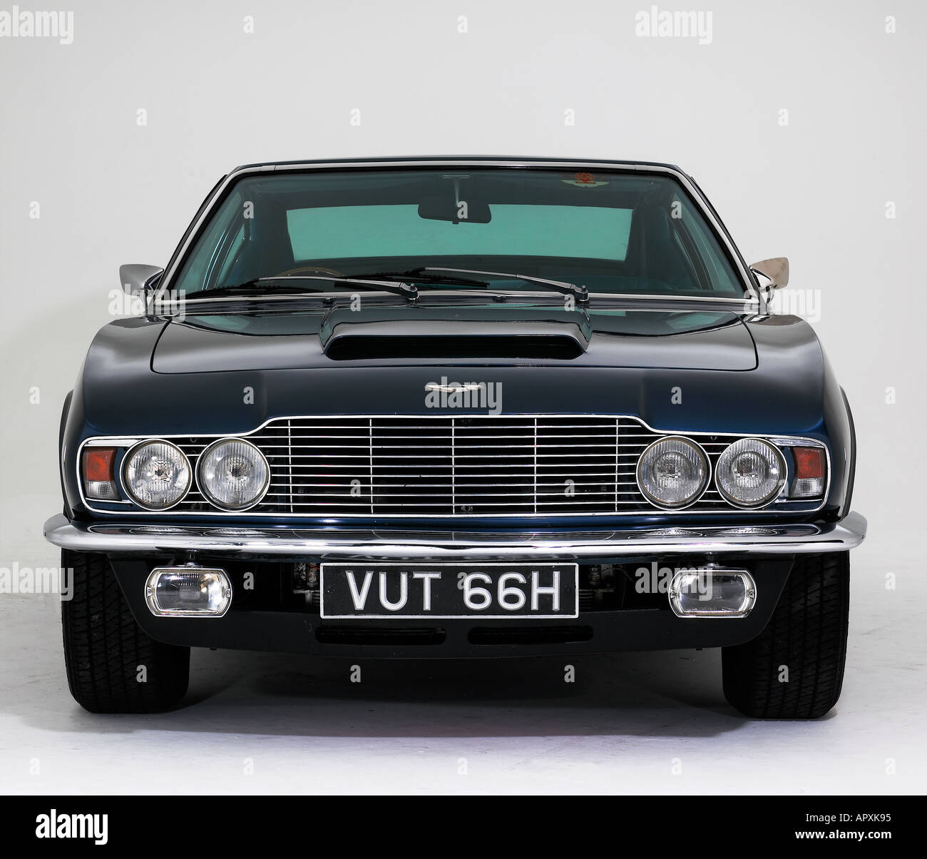 1970 Aston Martin Dbs V8 Stock Photo - Alamy