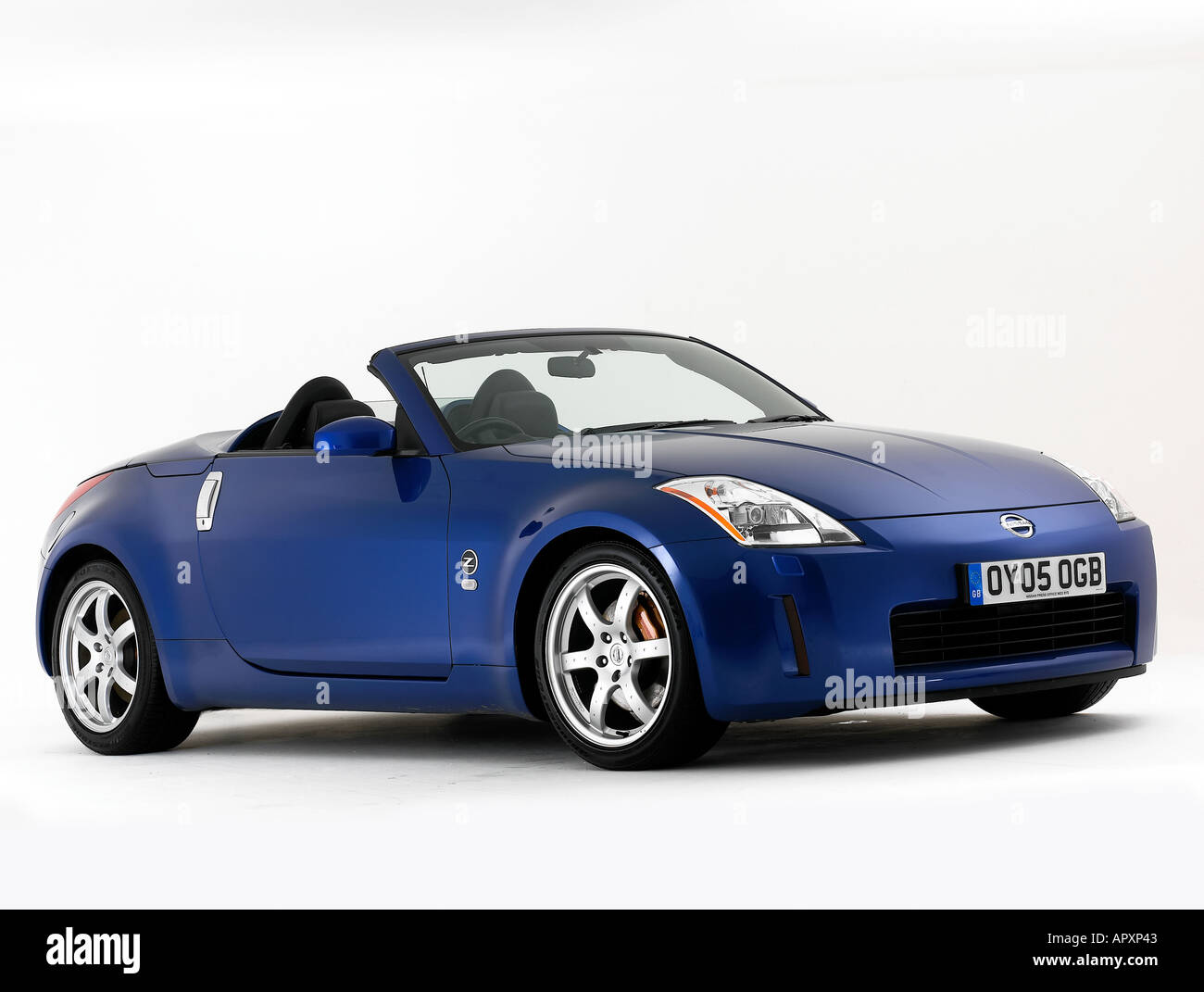 Price \u0026 History 2005 Nissan 350z Roadster 3.5l 6 vin: JN1AZ36A95M751998 |  AutoHelperBot, image size:1300x1071