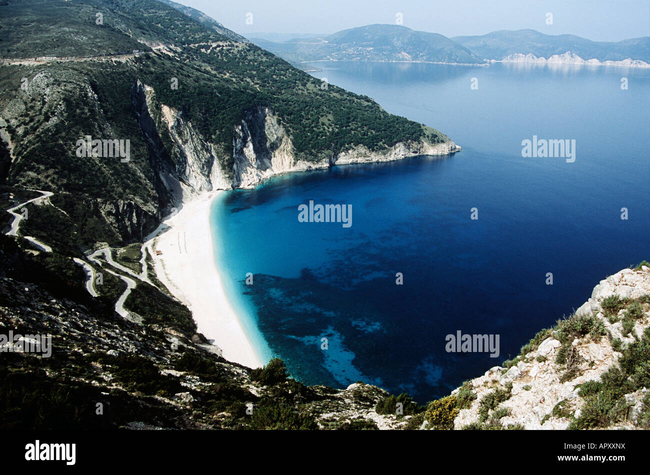 myrtos-mirtos-beach-from-cliff-top-myrtos-kefalonia-greece-stock
