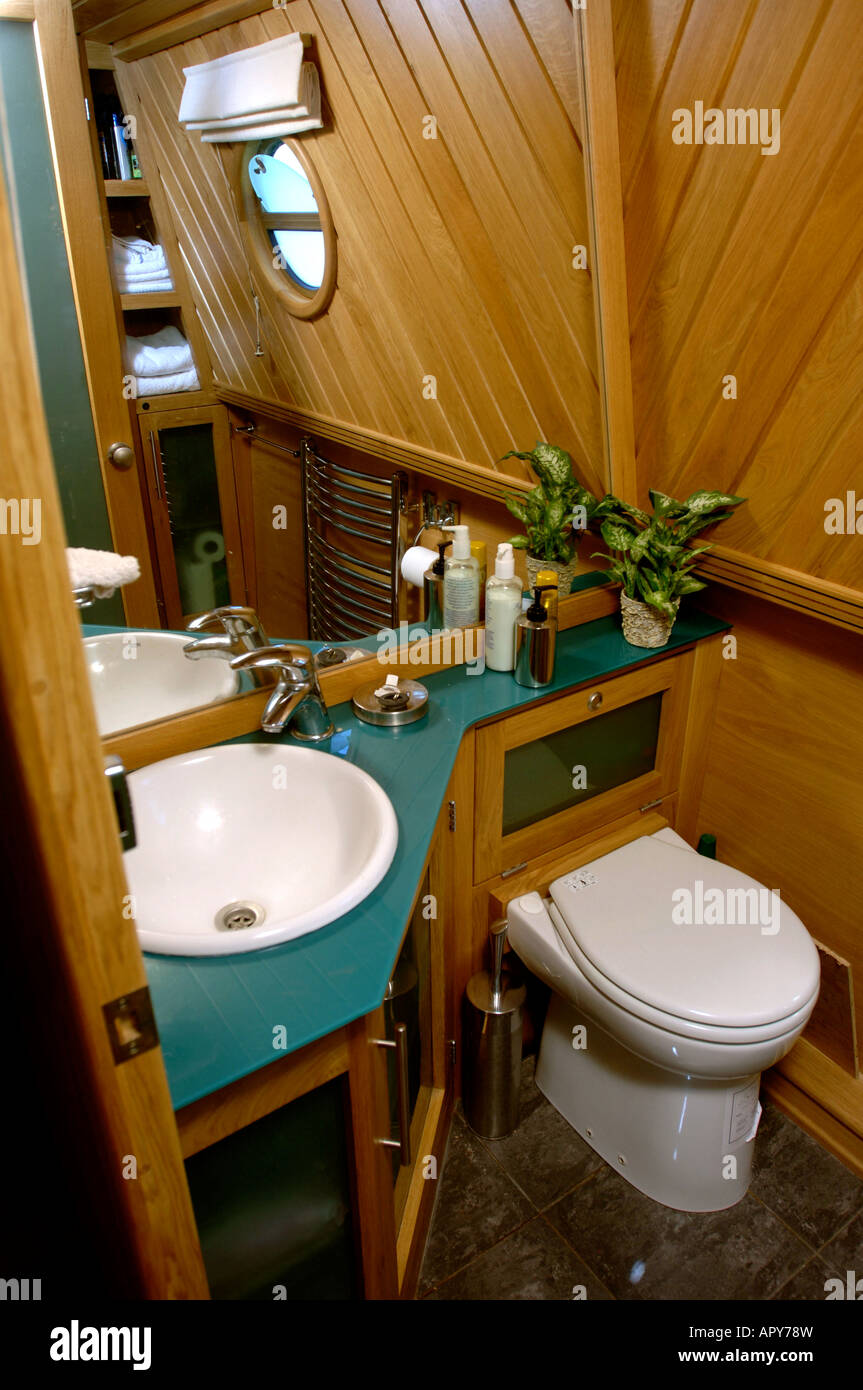 A Luxury Toilet On A Polish Built Narrowboat At Monk Meadow Dock In Gloucester Uk Stock Photo Alamy