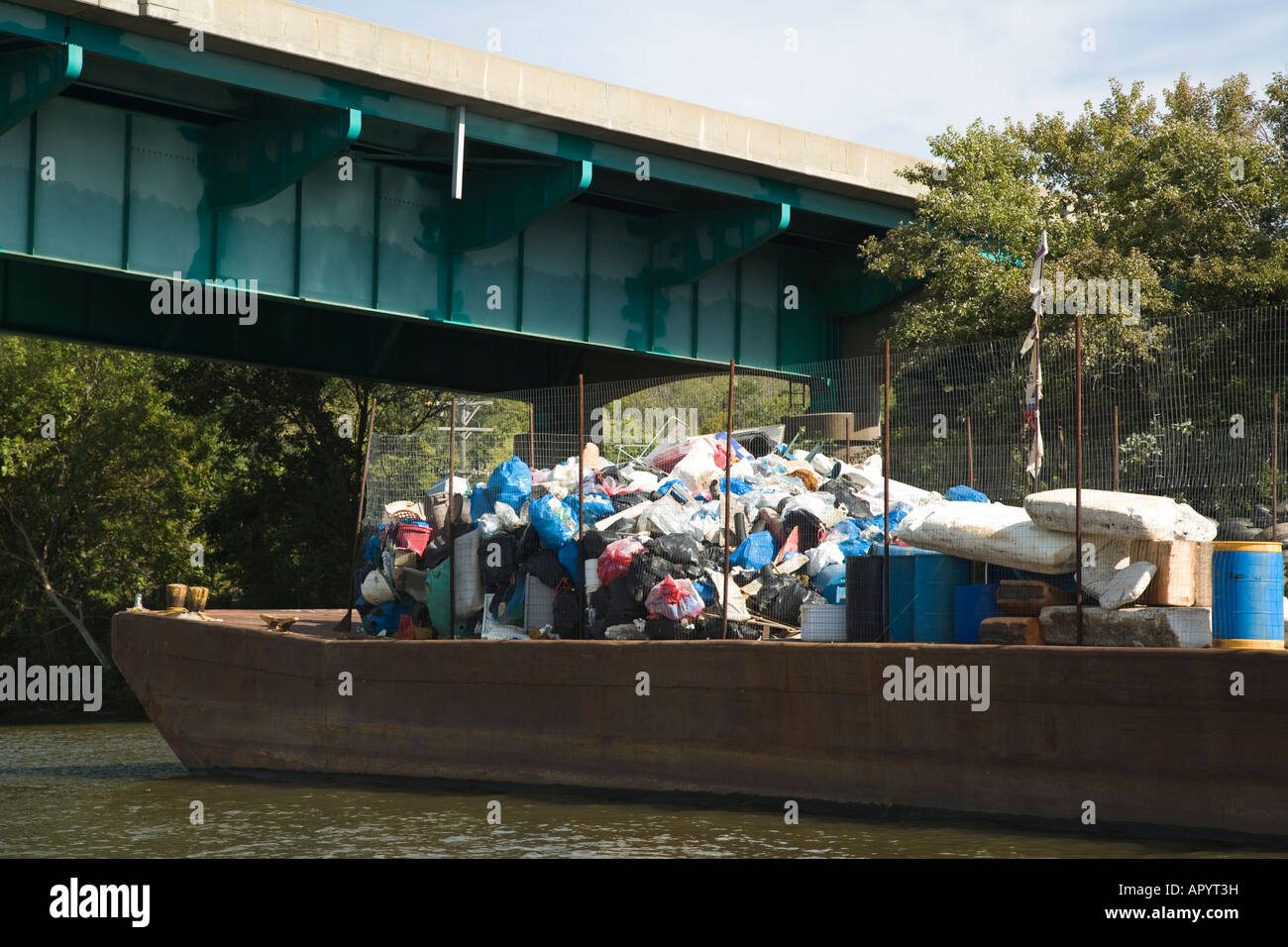 Garbage barge hires stock photography and images Alamy