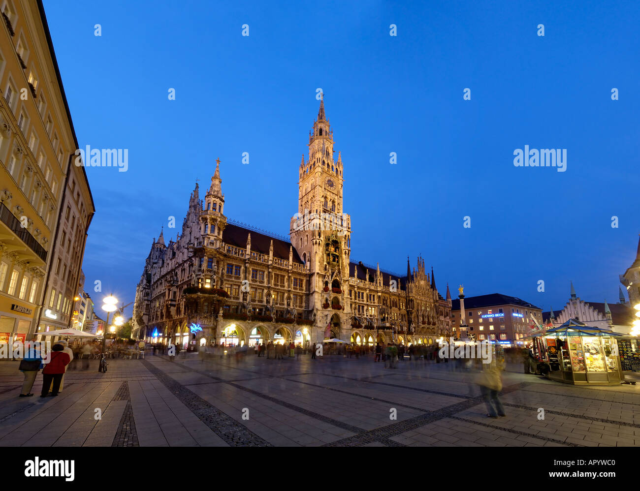 Neues Rathaus (New Town Hall), Marienplatz, at night, Munich (Munchen / Muenchen), Bavaria (Bayern), Germany Stock Photo