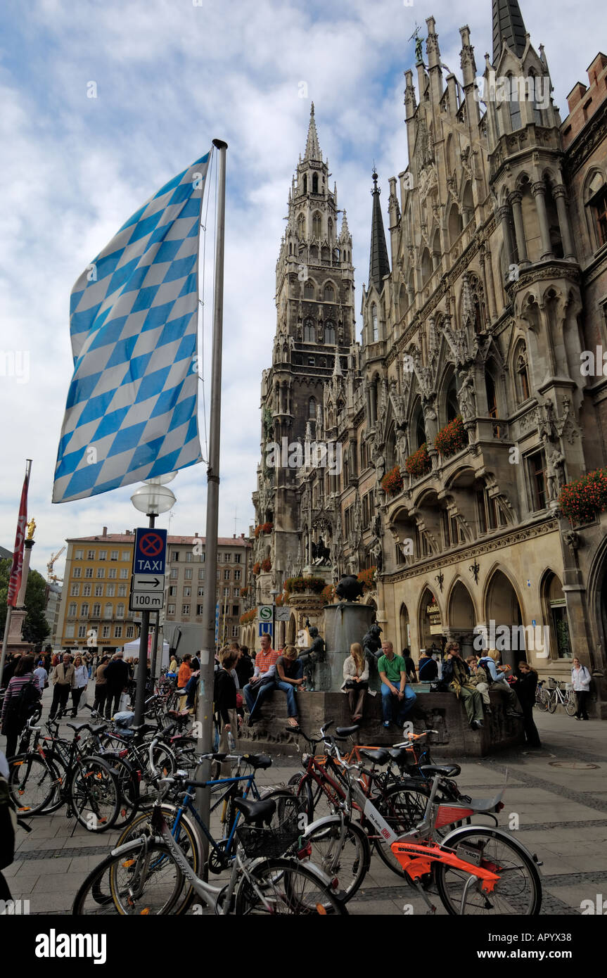 Blue and White flag of Bavaria in Marienplatz, with the Neues Rathaus (New  Town Hall) in the background, Munich (Munchen / Muenchen), Bavaria  (Bayern), Germany Stock Photo - Alamy