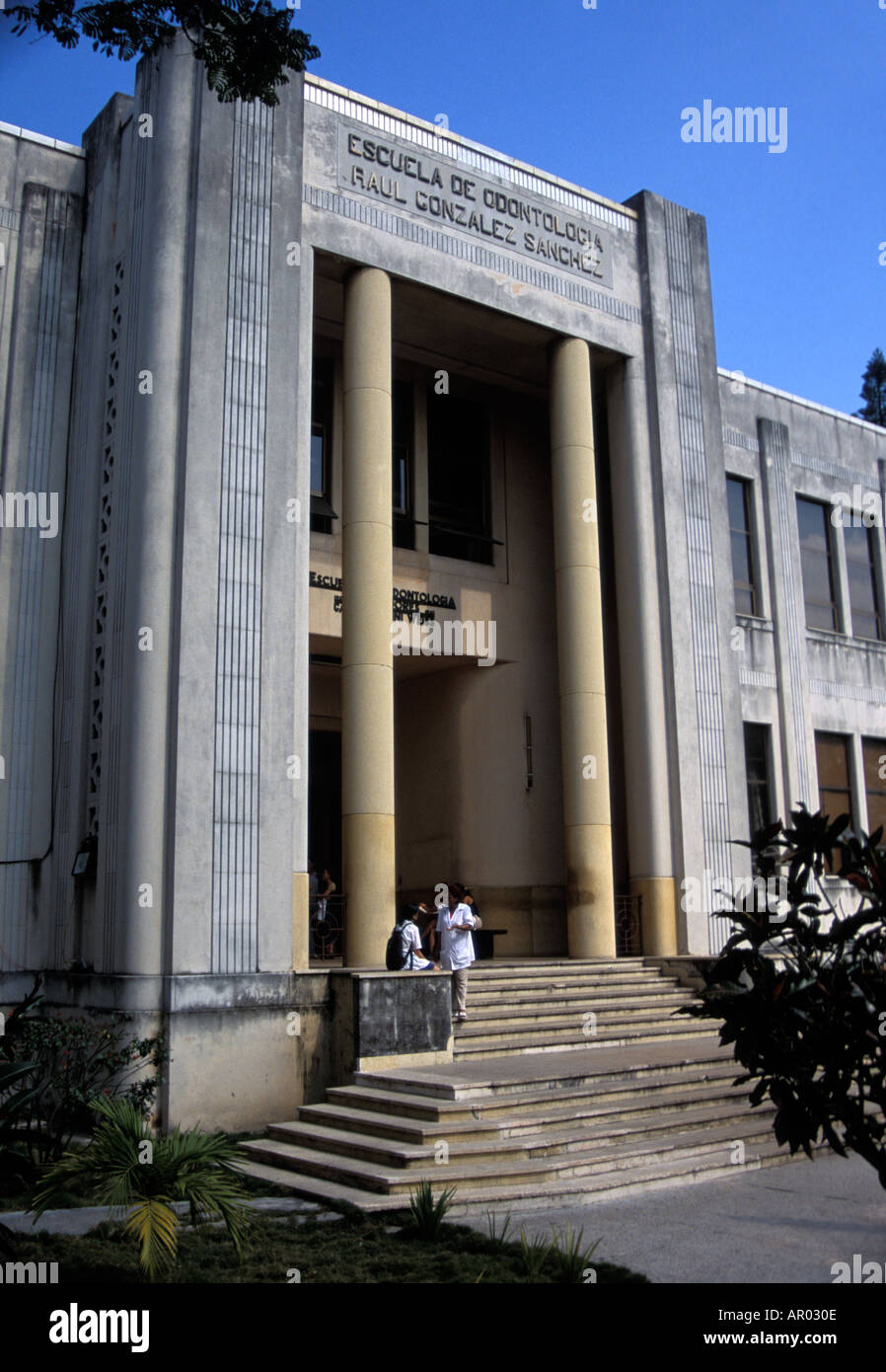 Escuela de odontologia hires stock photography and images Alamy