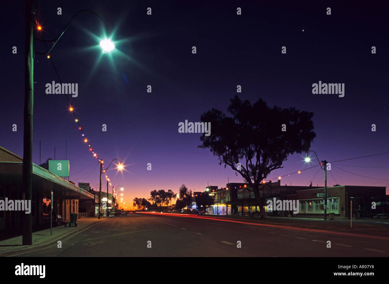 Mainstreet Elderslie Street in the evening light, Winton, Maltilda