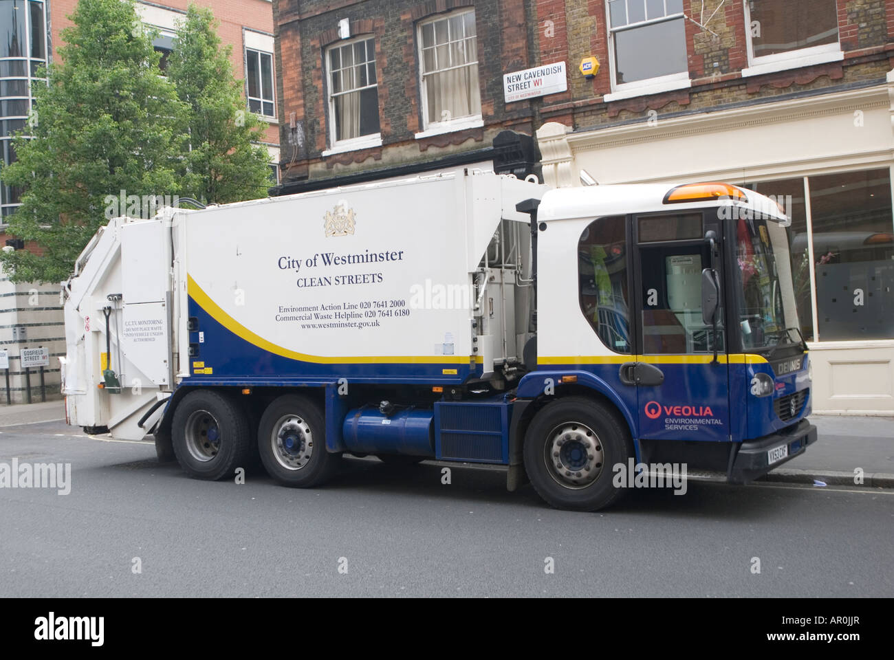 Lorries collecting hires stock photography and images Alamy