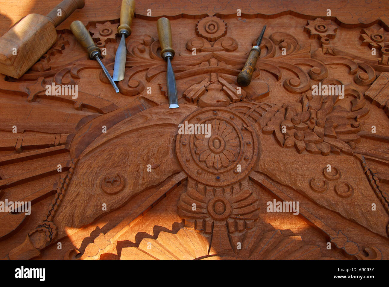 WOOD ENGRAVE AND TOOLS Stock Photo Alamy