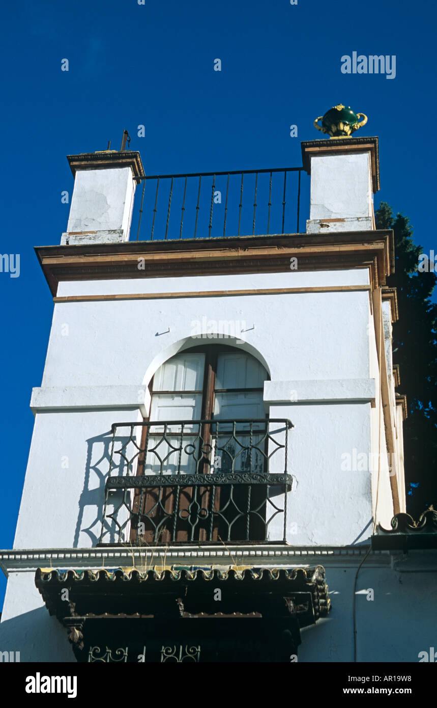 White rendered buildings hi-res stock photography and images - Alamy