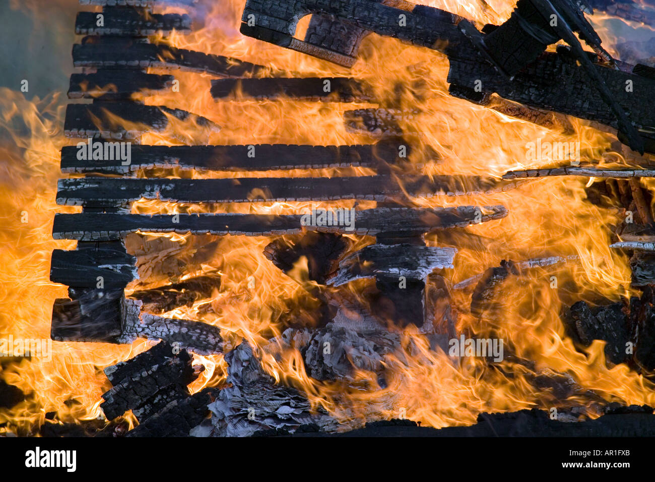 Wooden Pallet Fire Stock Photo Alamy