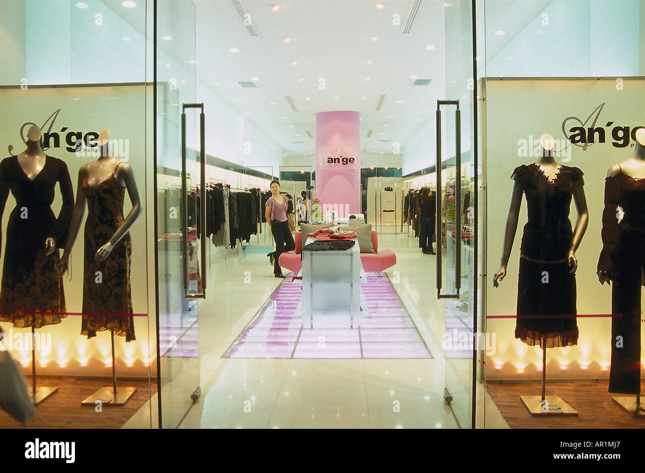 Clothes Shop, Shopping, Huaihai Road, French Concession Shanghai, VR